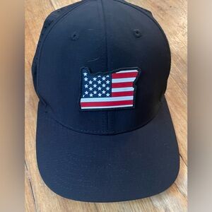 Oregon hat by Local Crowns
Very good condition  - clean